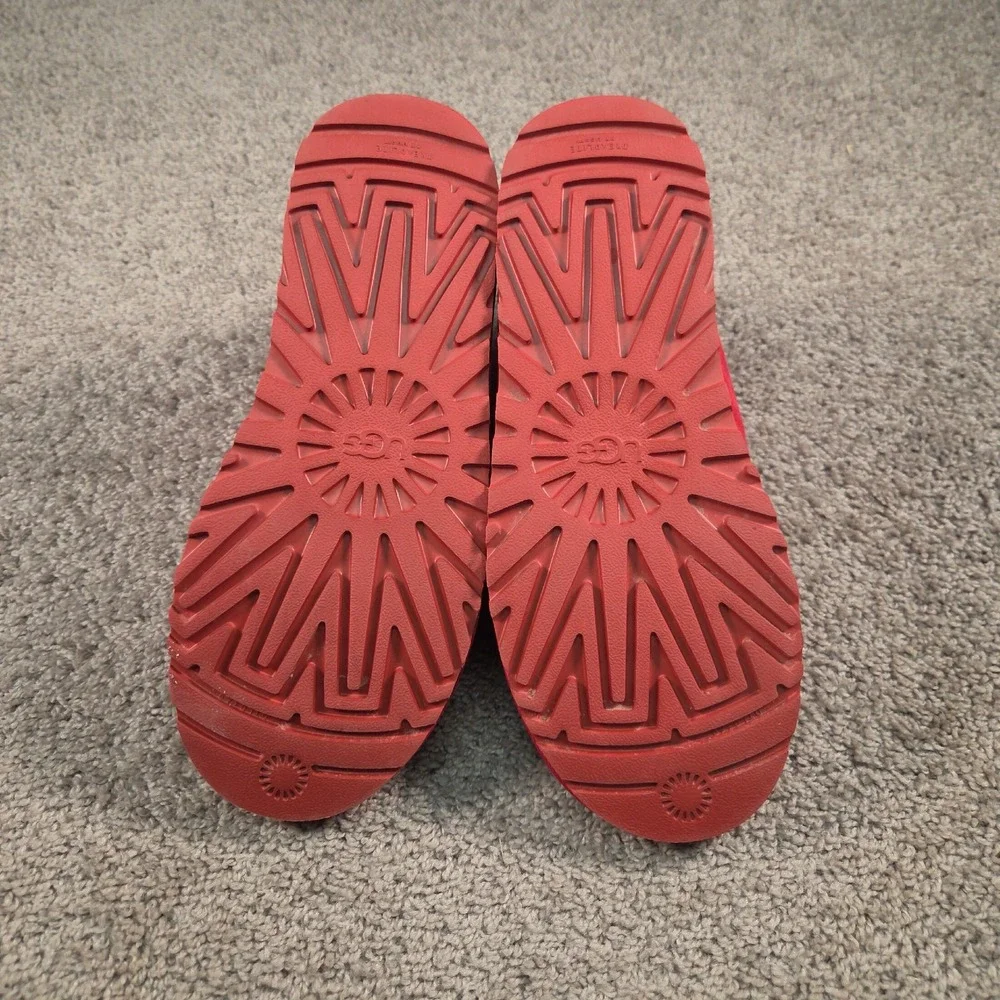 UGG Neumel Samba Red Suede Chukka Boots Mens 9 Shearling Lined Lace Up